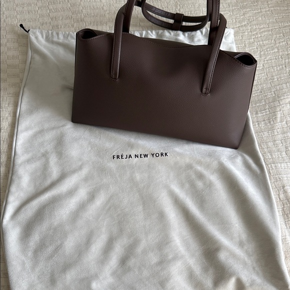 Freja New York Handbags - Freja Chrystie Bag in Espresso